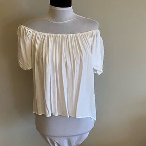 ELAN off shoulders top